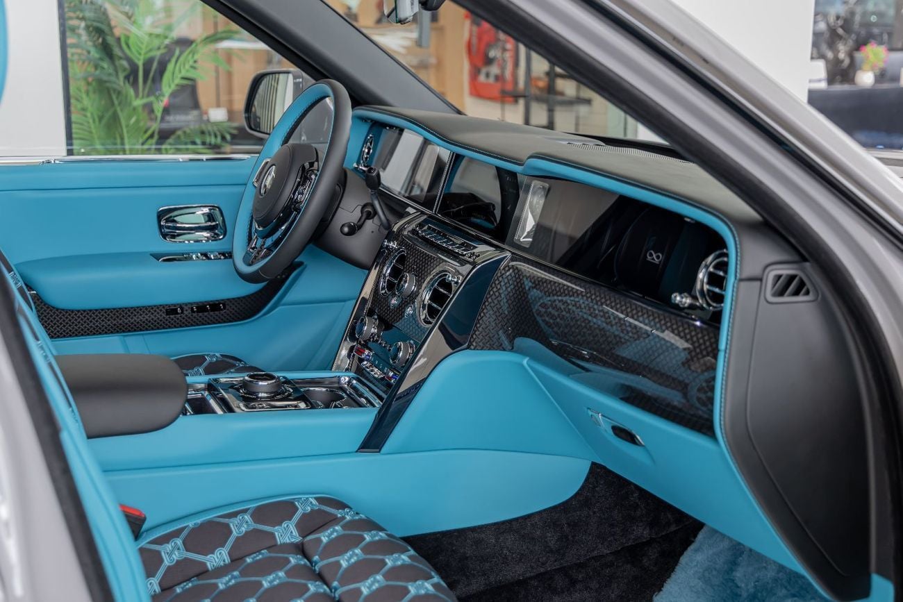 Rolls Royce Cullinan ROLLS ROYCE CULLINAN | BLACK BADGE | BESPOKE PREMIUM AUDIO  | DUALITY SEATS | European Specs | 2026