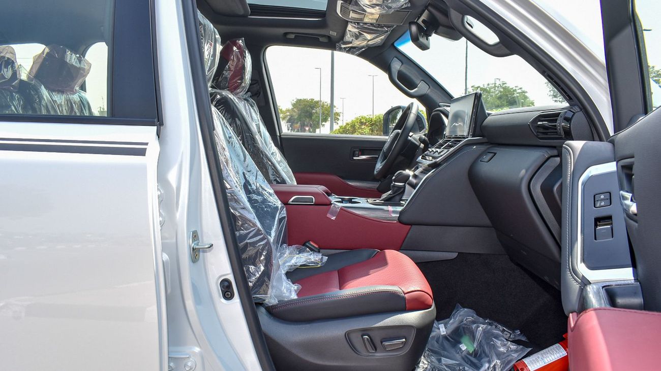 تويوتا لاند كروزر ECT0058 - Toyota Landcruiser 300 GR Sport - 3.3L Diesel White