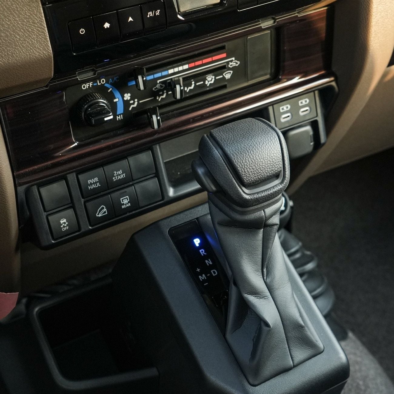 تويوتا لاند كروزر 70 LC 76 2.8 Diesel || 2025