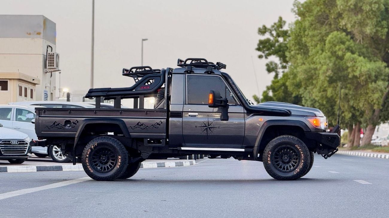 تويوتا لاند كروزر بيك آب -