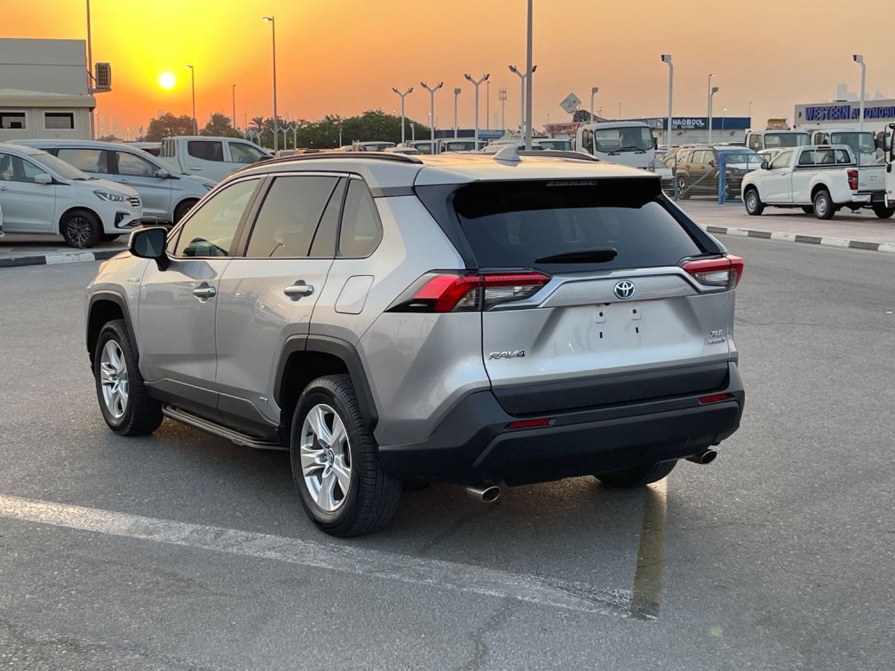 Toyota RAV4 2020 TOYOTA RAV4 XLE HYBRID 4x4 IMPORTED FROM USA