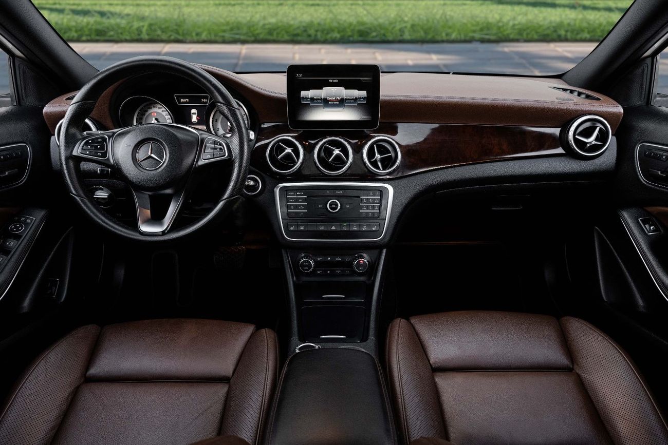 Mercedes-Benz GLA 250 AMG-Kit 4Matic | 2,056 P.M  | 0% Downpayment | Excellent Condition!