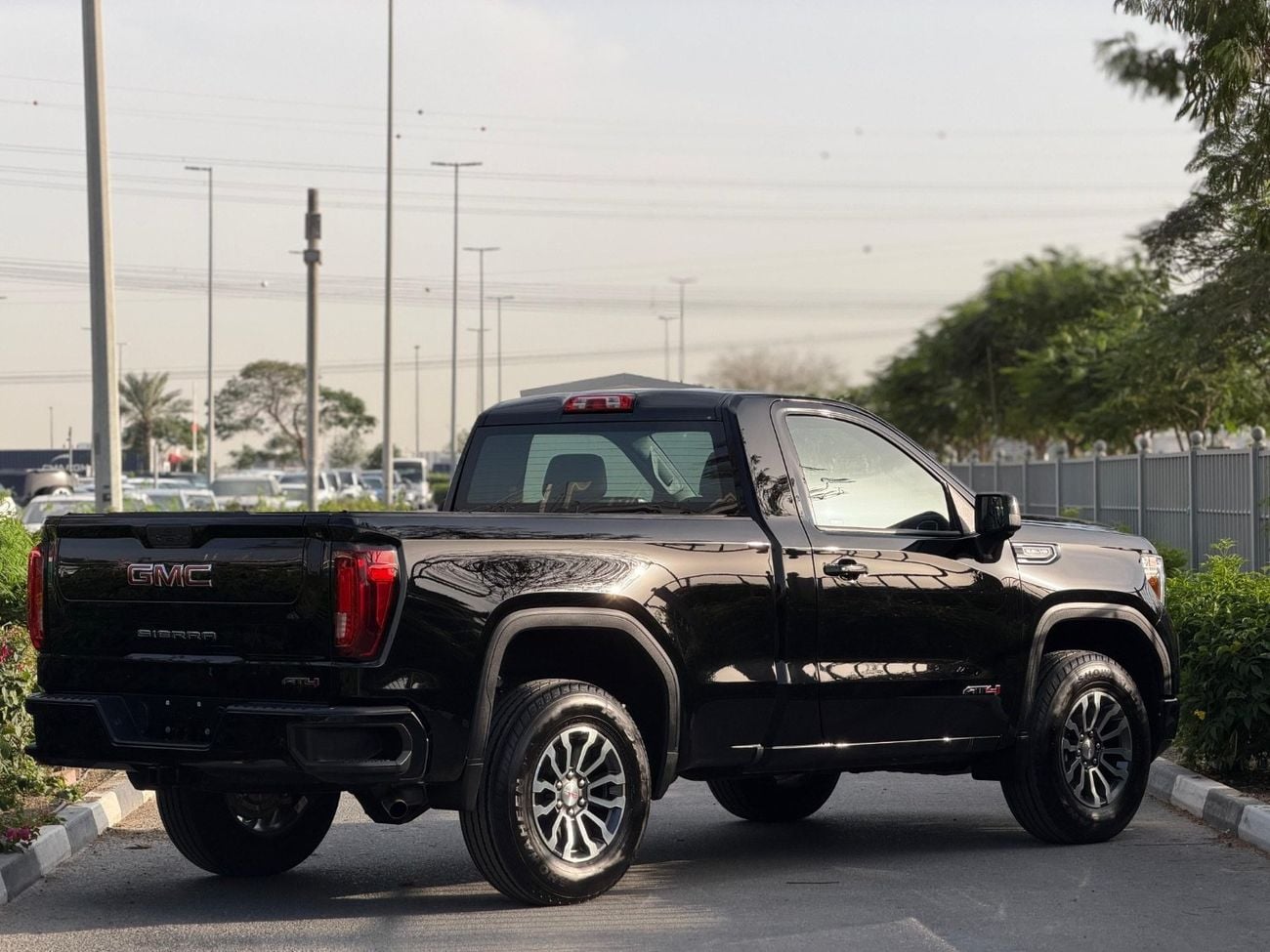 GMC Sierra 5.3L V8 AT4 Regular Cab (AWD)