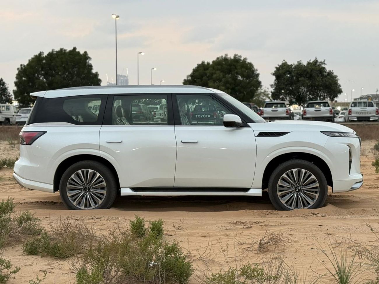 إنفينيتي QX80 Infiniti QX80 Autograph 3.5L V6
