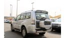 Mitsubishi Pajero ACCIDENTS FREE - ORIGINAL PAINT - GCC - SUNROOF - CAR IS IN PERFECT CONDITION INSIDE OUT