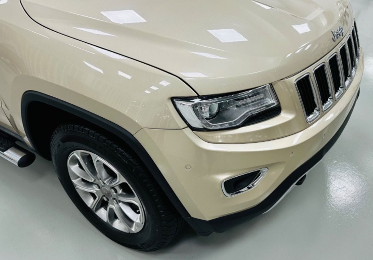Jeep Grand Cherokee Limited GCC .. Original  Paint .. Perfect Condition .. Full Options .. V6