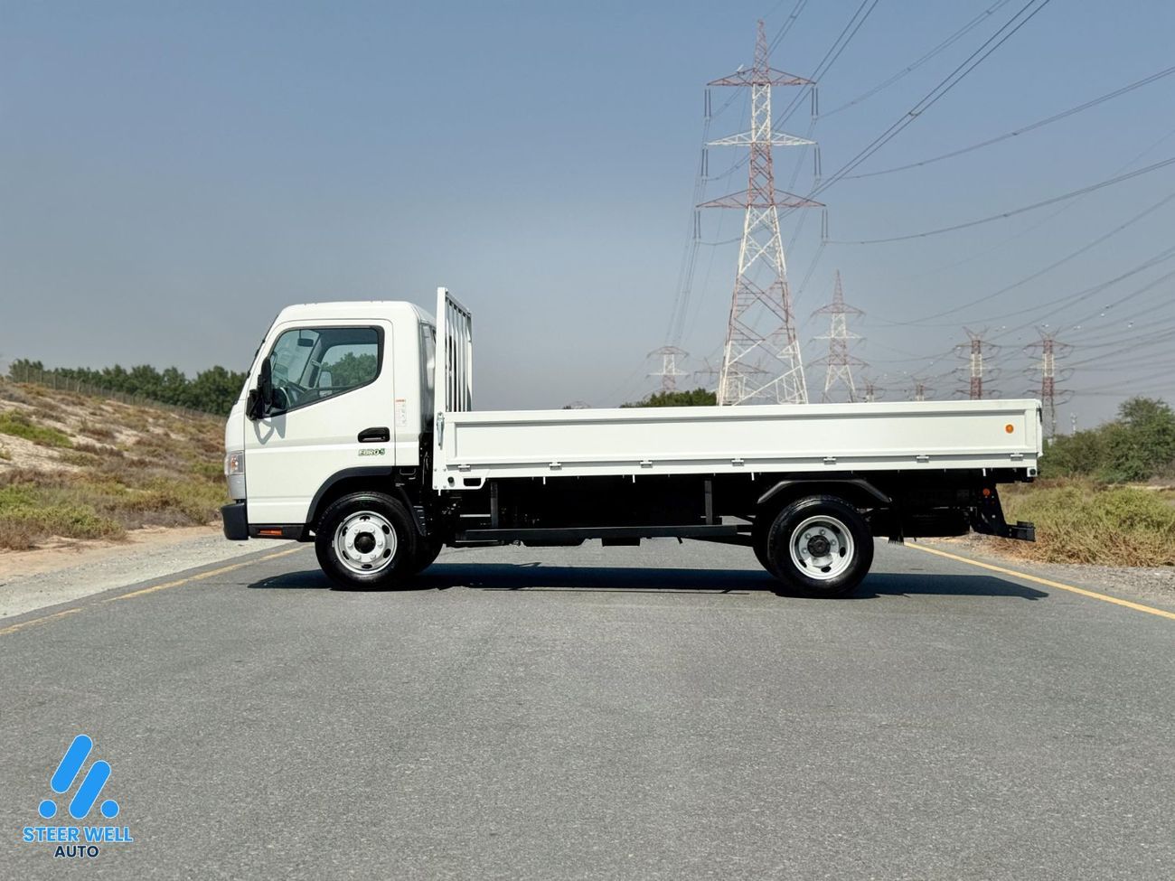 ميتسوبيشي فوسو كانتير Truck | 3.0L Diesel | Euro 5 | Short Chassis | RWD | White | GCC Specs