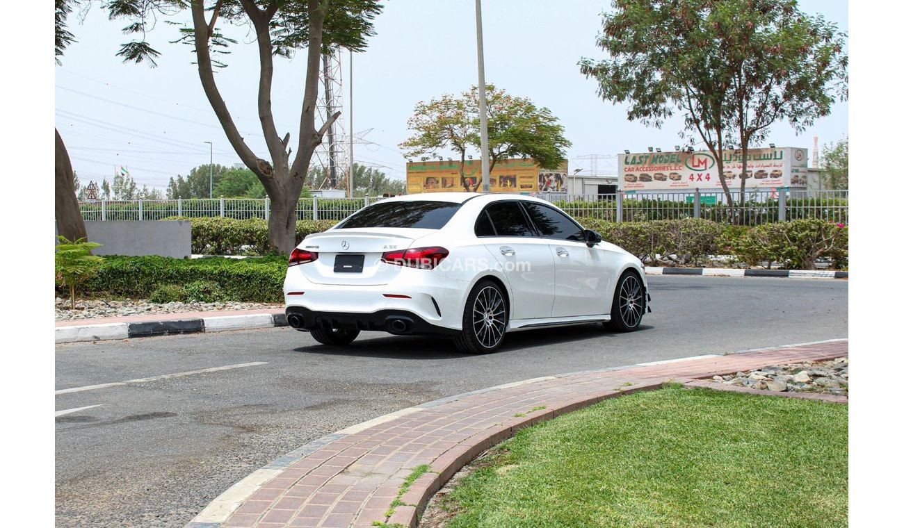 Mercedes-Benz A 35 AMG Premium + MERCEDES-BENZ A35 AMG