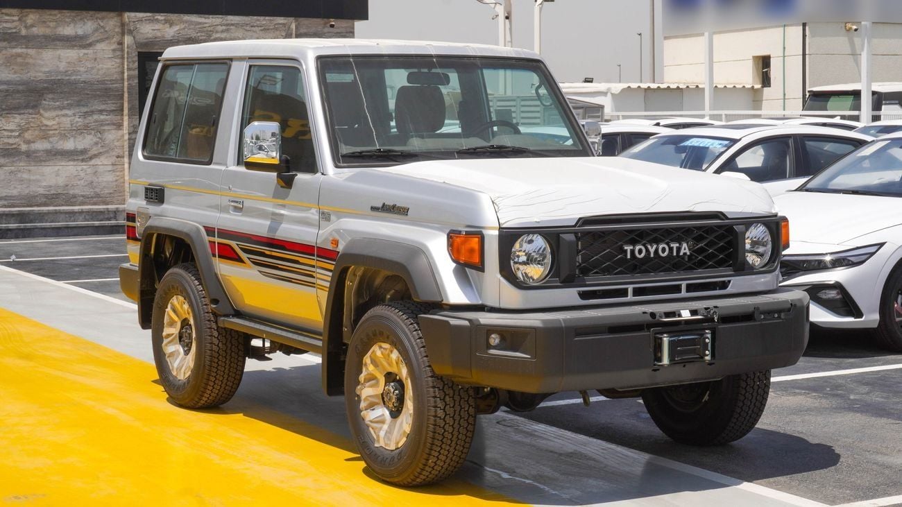 تويوتا لاند كروزر 70 LX 4.0 L V6
