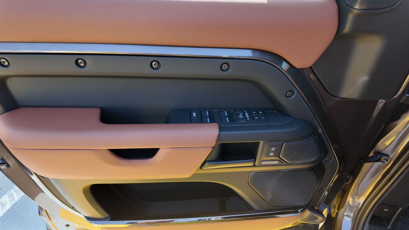 Land Rover Defender Land Rover Defender 110 P635 OCTA V8 (5 years warranty)