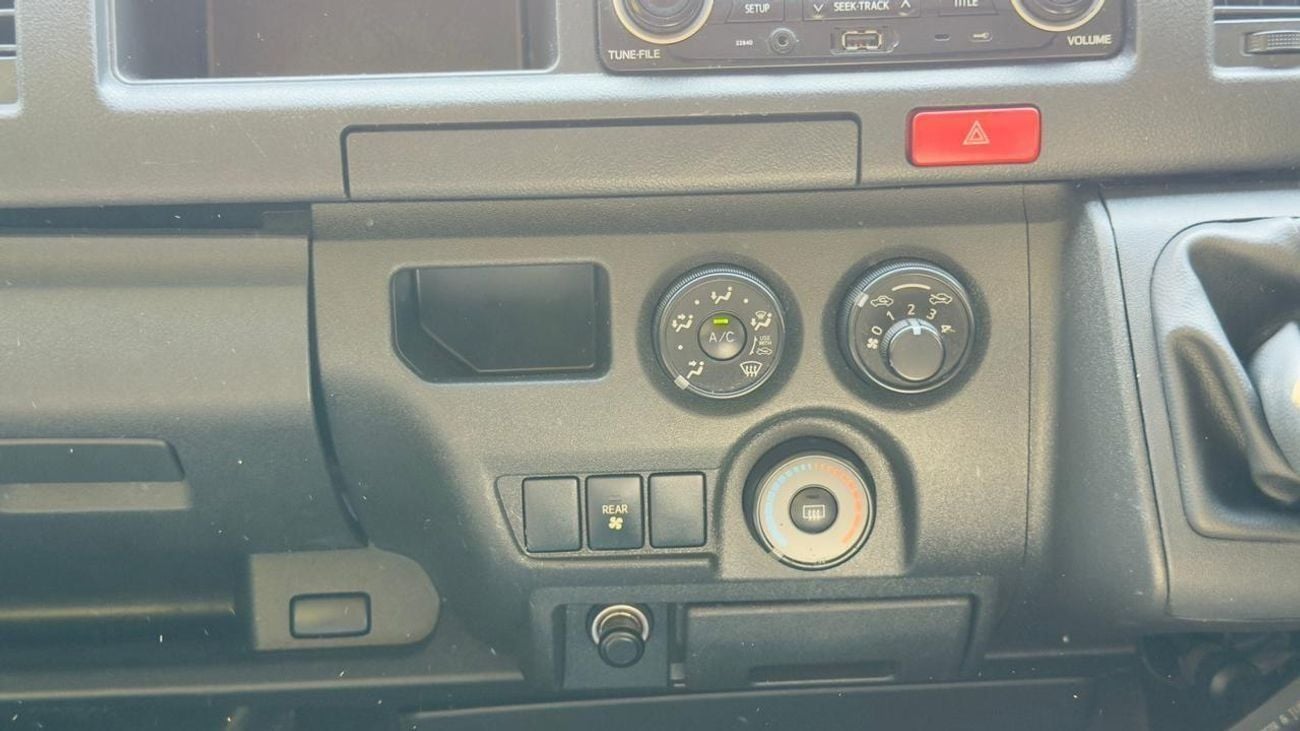 Toyota Hiace 14 SEATER | 2014 | 3.0 DIESEL ENGINE | 2WD | MANUAL TRANSMISSION | RHD | POWER WINDOW