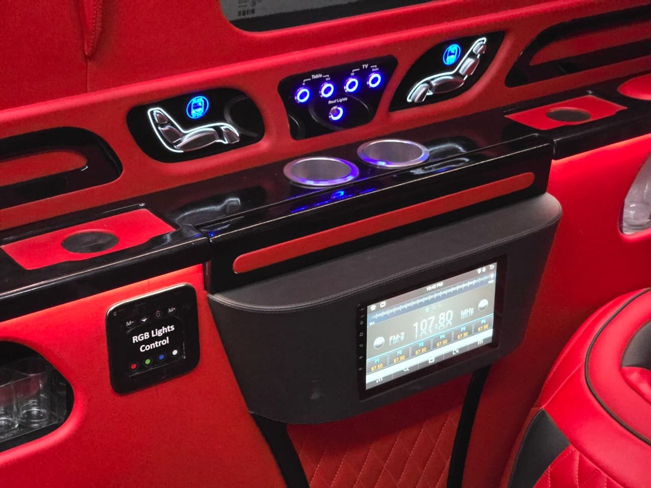 Mercedes-Benz Sprinter MERCEDES SPRINTER 2015 GCC  // VIP SEATS // GOOD CONDITION // TV // FULL OPITION