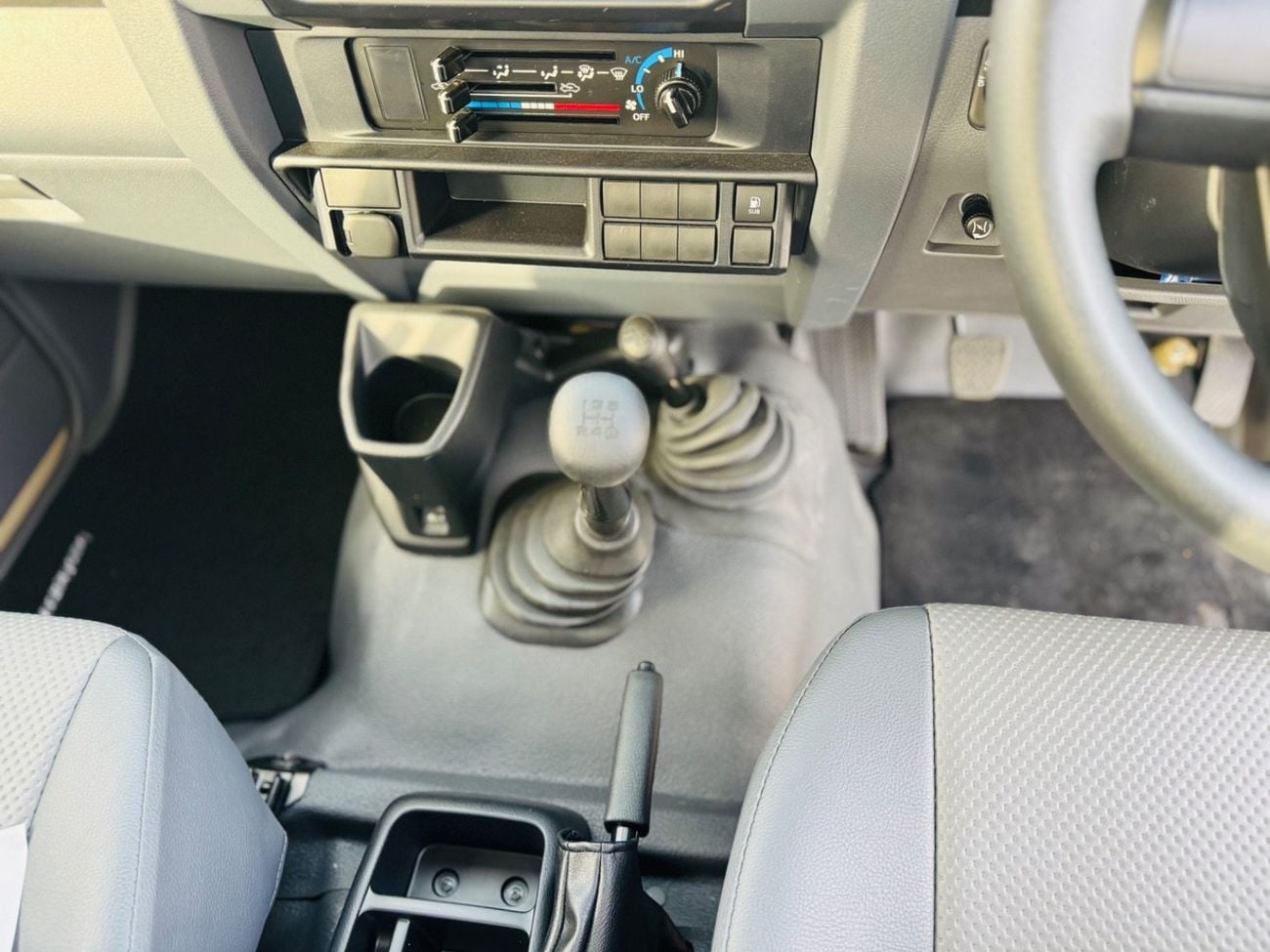 Toyota Land Cruiser 76 Brand new Toyota Land Cruiser single cabin pick up 76