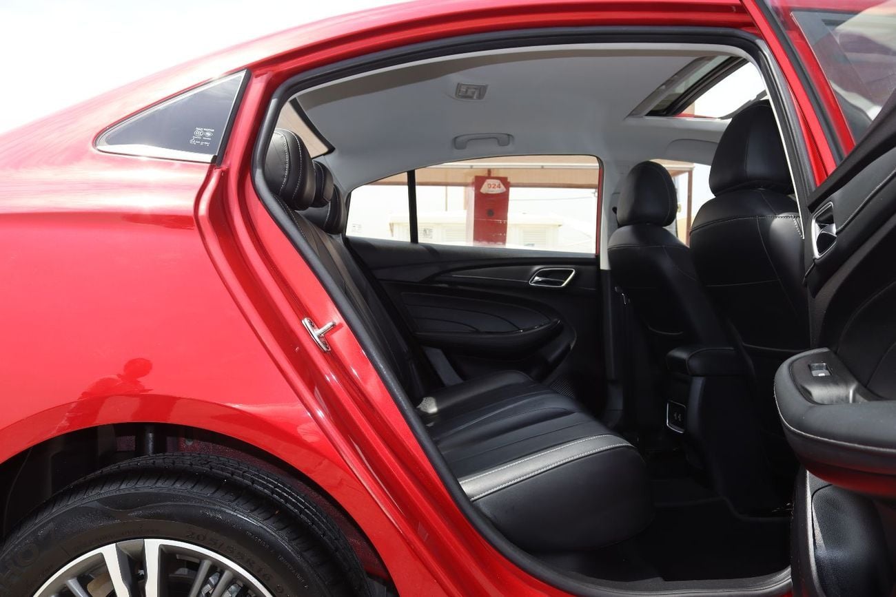 أم جي 5 ام جى 5 - 2024- خليجى - فل أوبشن - بمحرك 1.5- تشيكات وكاله - بحاله ممتازه من الداخل والخارج