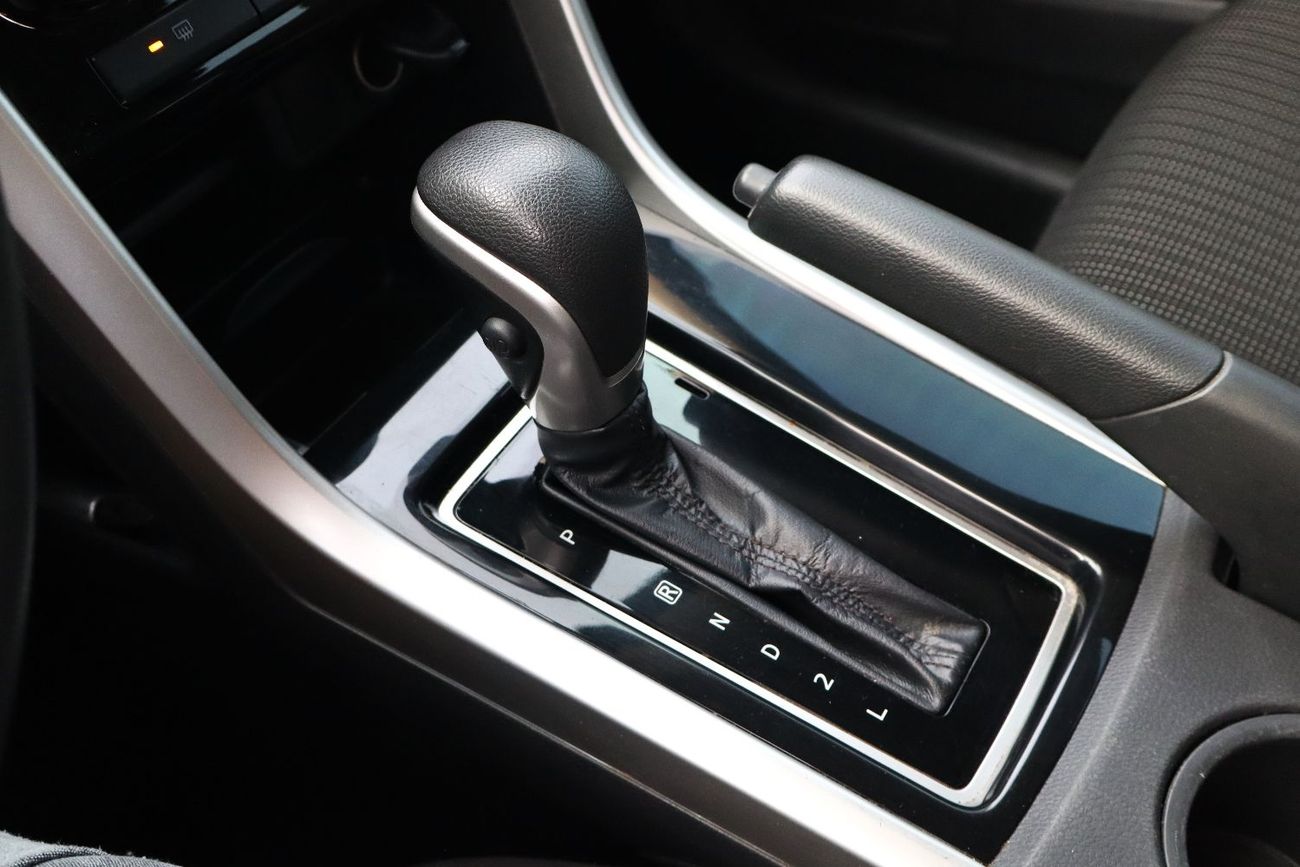 Mitsubishi Xpander Mid 1.5L