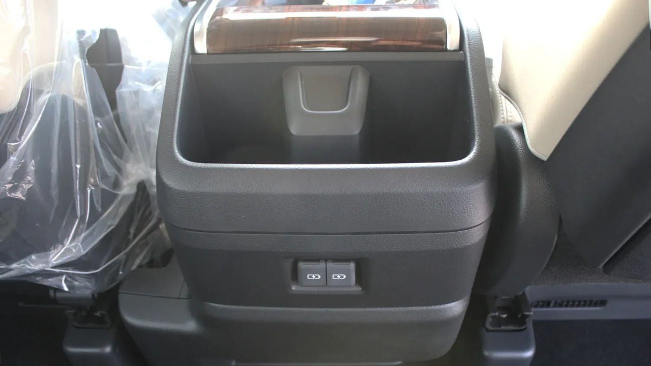 Toyota Granvia 2.8L WAGON GRANVIA 6 SEATS AT