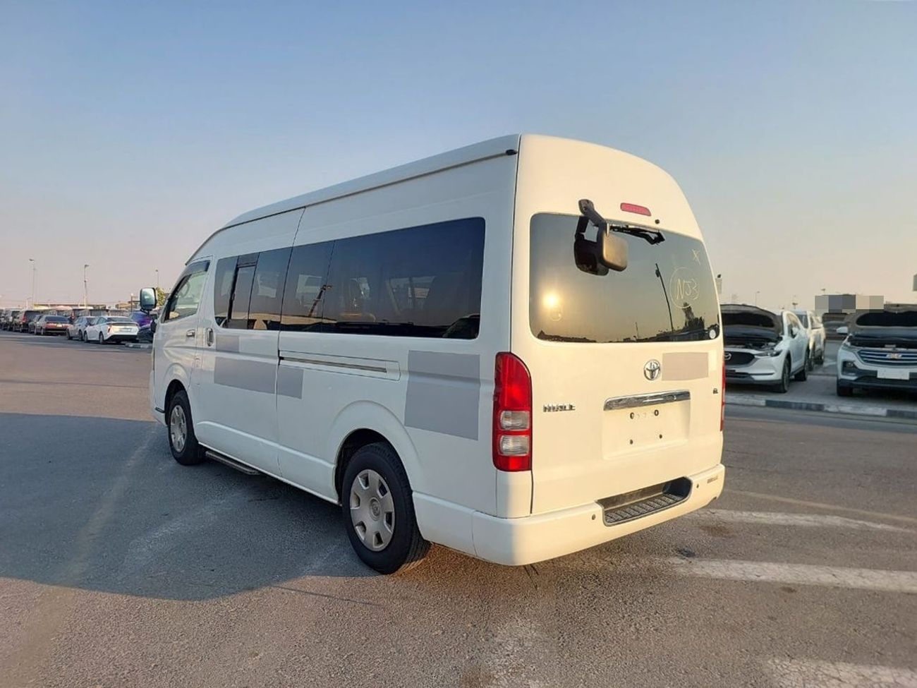 Toyota Hiace TOYOTA HIACE VAN RHD 2011 MODEL 2.7 L PETROL AUTOMATIC(PM08895)