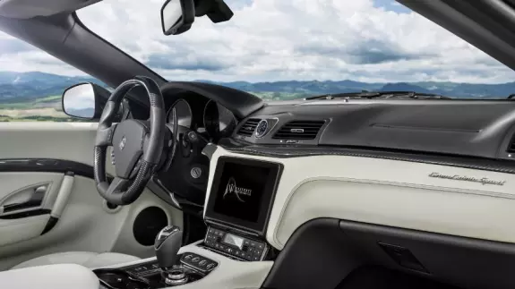 Maserati GranCabrio interior - Cockpit