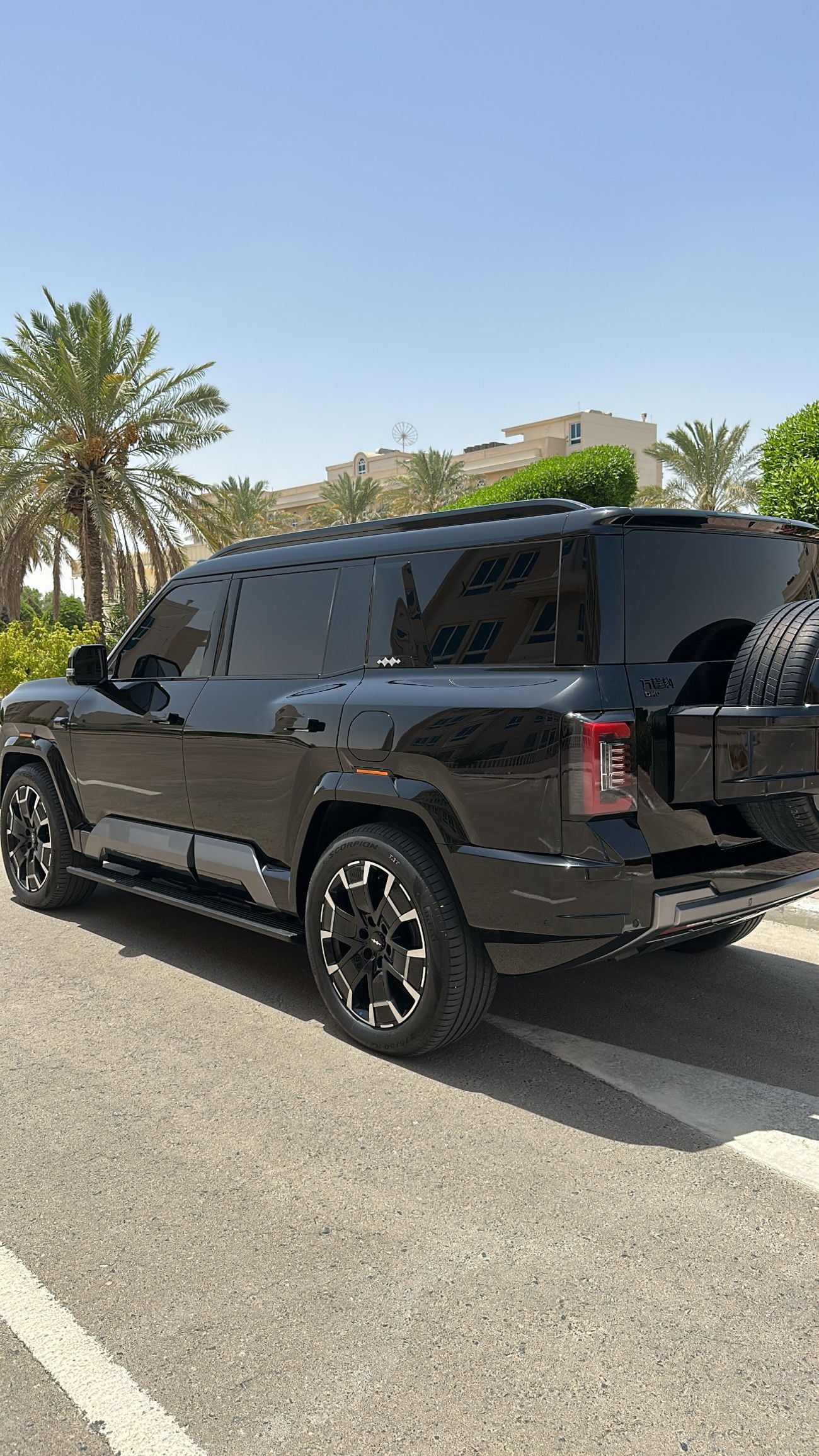 بي واي دي ليوبارد 8