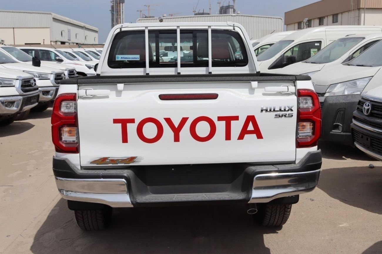 Toyota Hilux 2.7 Petrol full option model 2025
