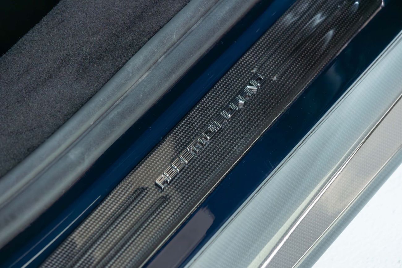 Ferrari SF90 Stradale Asseto Fiorano-Full Carbon Fiber Package-Racing Seats-4 Point Harnesses