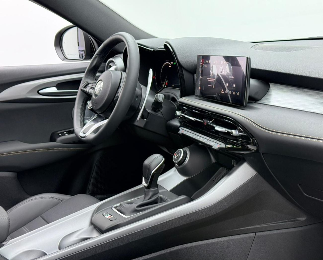 ألفا روميو تونالي 2025 Alfa Romeo Tonale Veloce, 5 Years Alfa Warranty + Service Pack, Delivery Kms, Fully Loaded, GCC