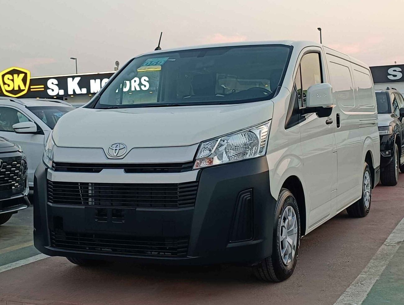 تويوتا هاياس Standard Roof, Cargo Van, 3.5L V6  Petrol, M/T, New Shape