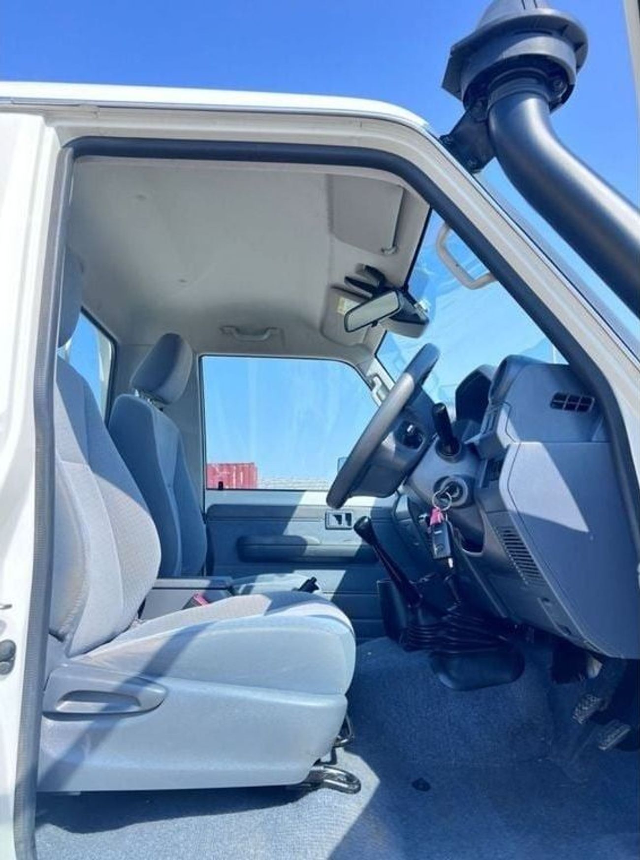 Toyota Land Cruiser Pick Up Diesel 4.5 Liter Single Cab Manual Gear 1VD Engine