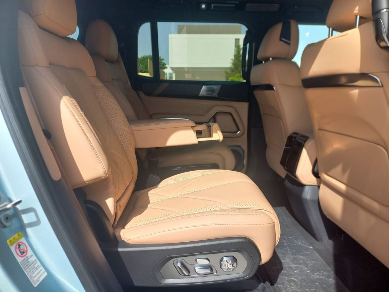 BYD Leopard 8 Smart and Brave Flagship Edition (6 Seats)