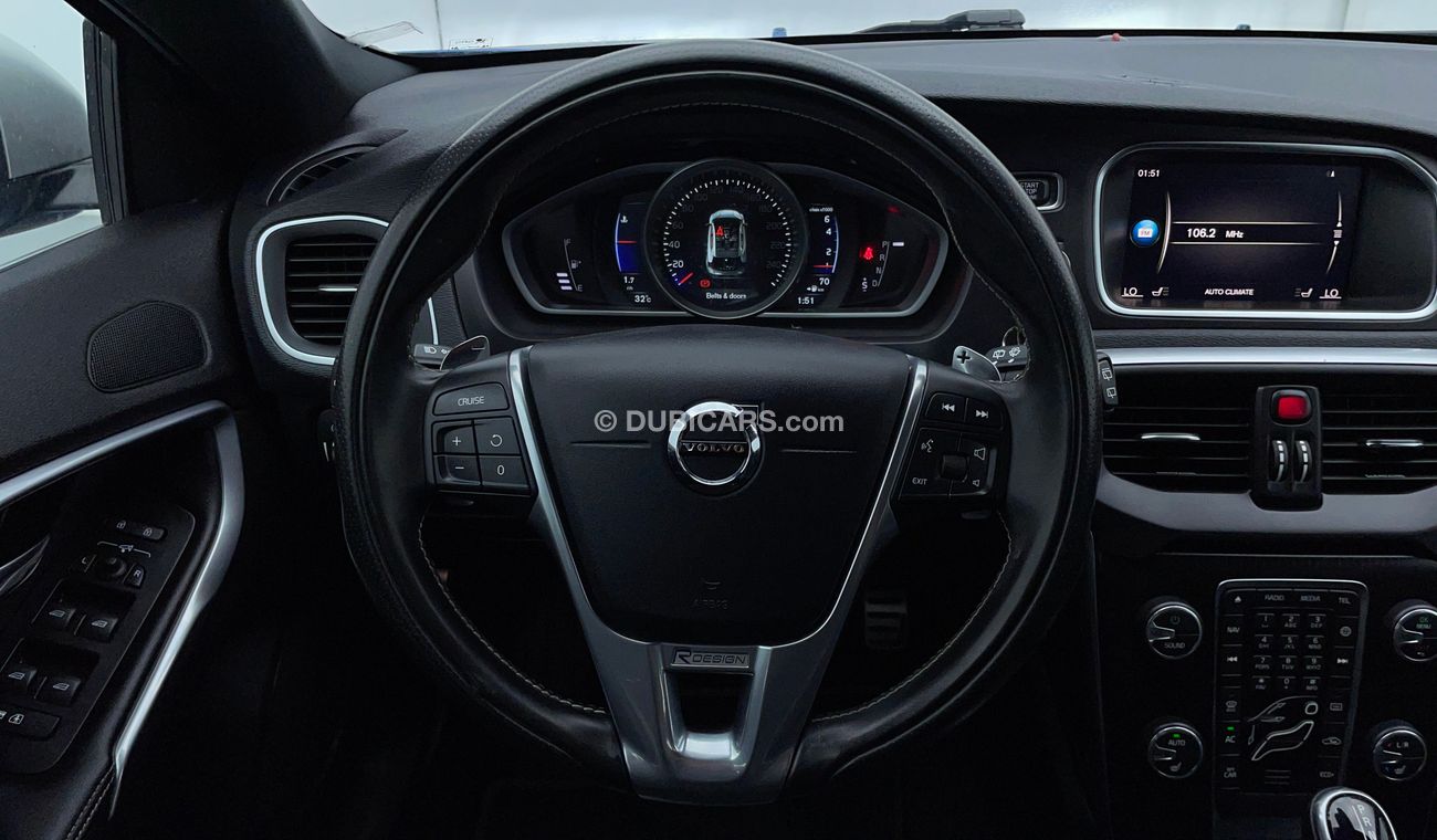 Volvo V40 T5 R DESIGN 2 | Under Warranty | Inspected on 150+ parameters