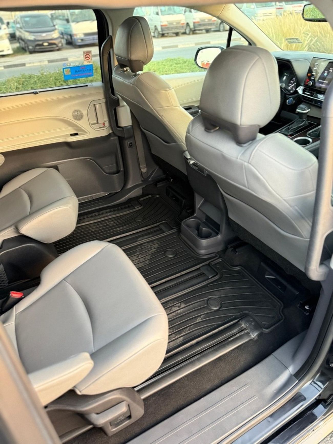 Toyota Sienna XLE Hybrid 2.5