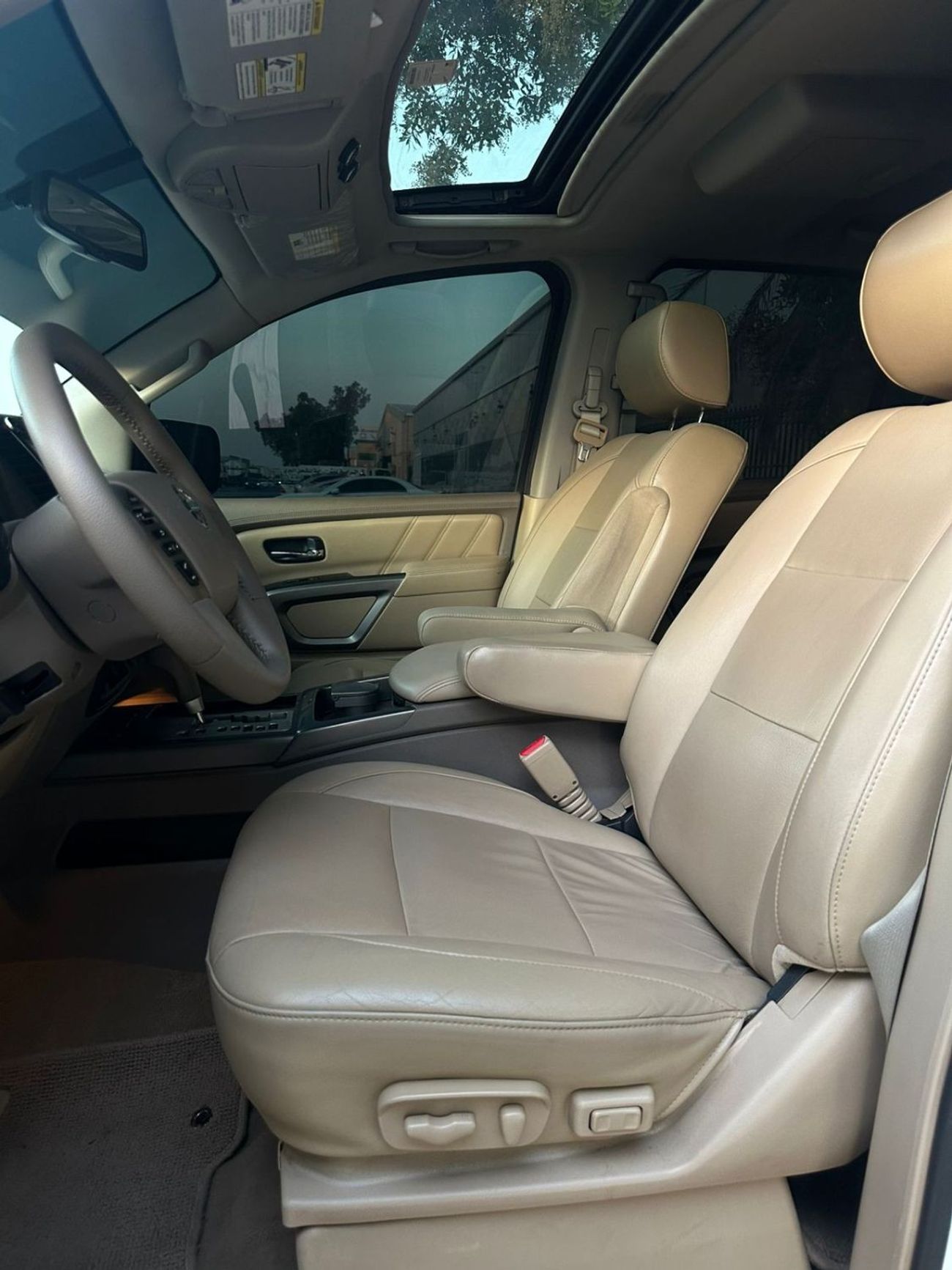 Nissan Armada LE خليجي