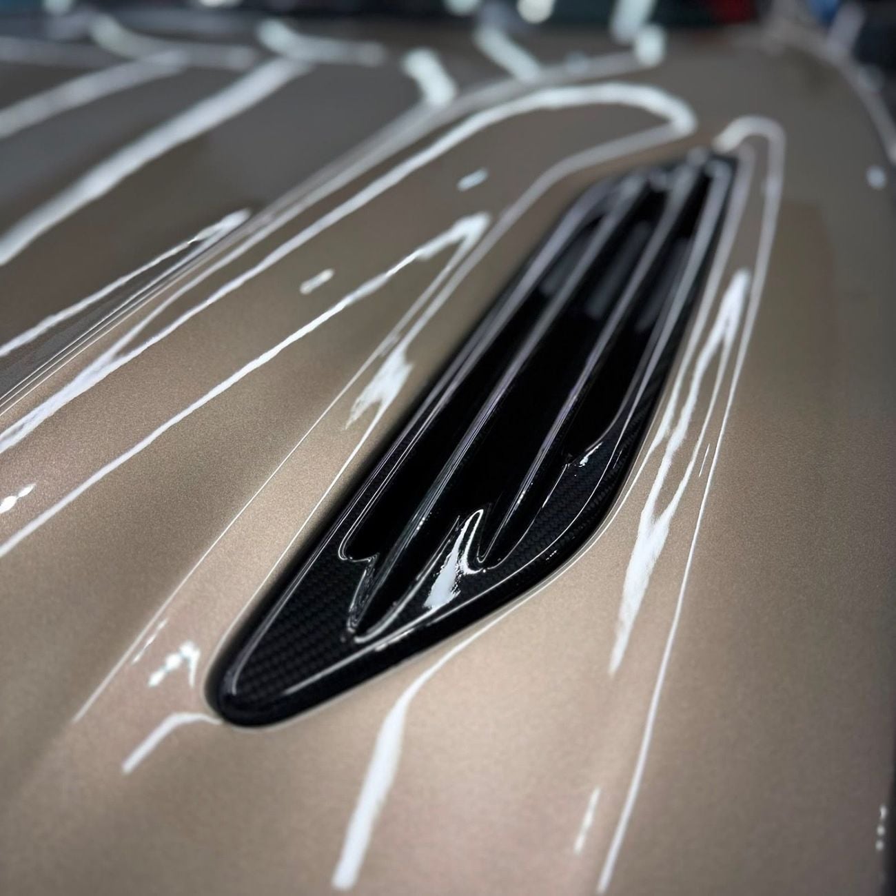 Aston Martin Vanquish GCC Specs | V12