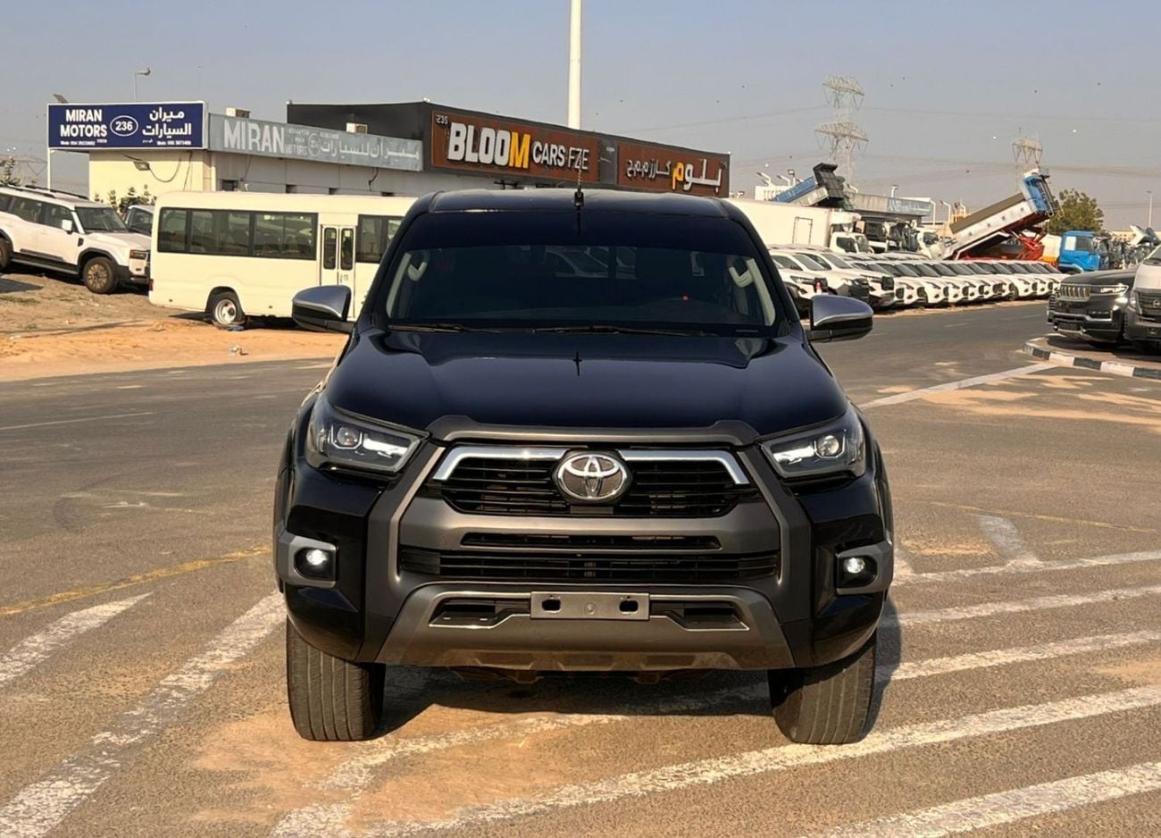 تويوتا هيلوكس GLS 2019 Toyota Hilux Modified - 2.7L V4 GCC- AWD 4x4- Rear Camera - Push start - Patrol -