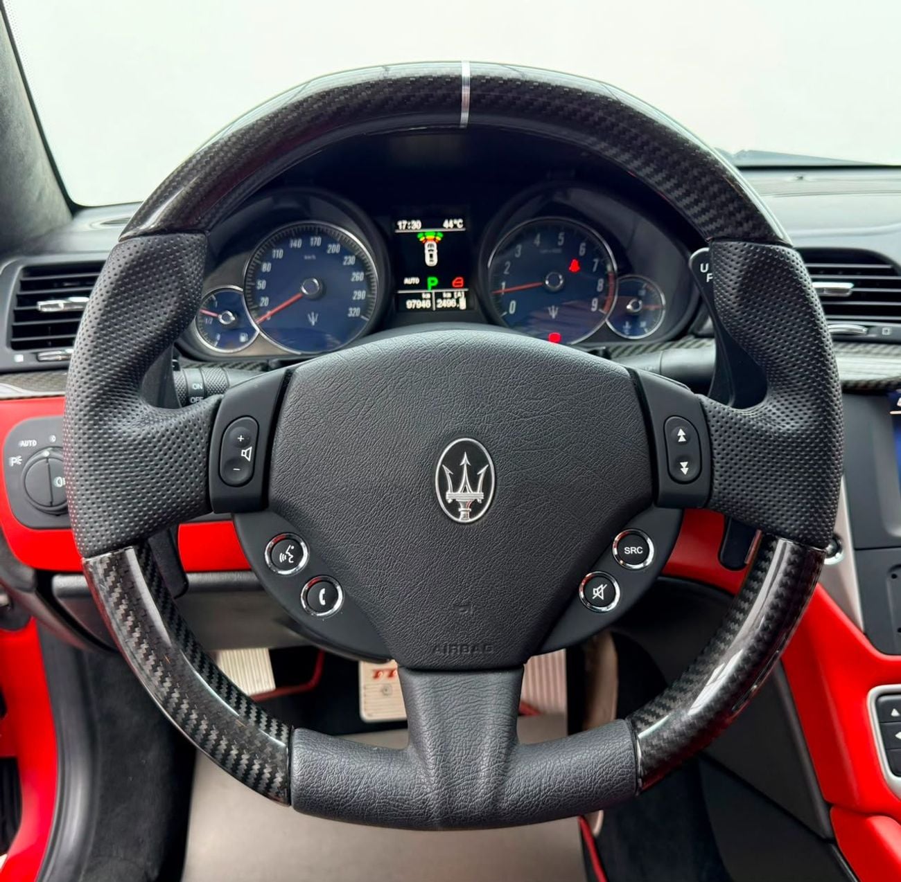 Maserati Gran Turismo SPORT 2013 Maserati GranTurismo MC, Service History, Carbon Fiber Package, Excellent Condition, GCC