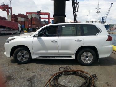 لكزس Lx 450 D Premium Diesel Suv للبيع 330 000 درهم أبيض 2018