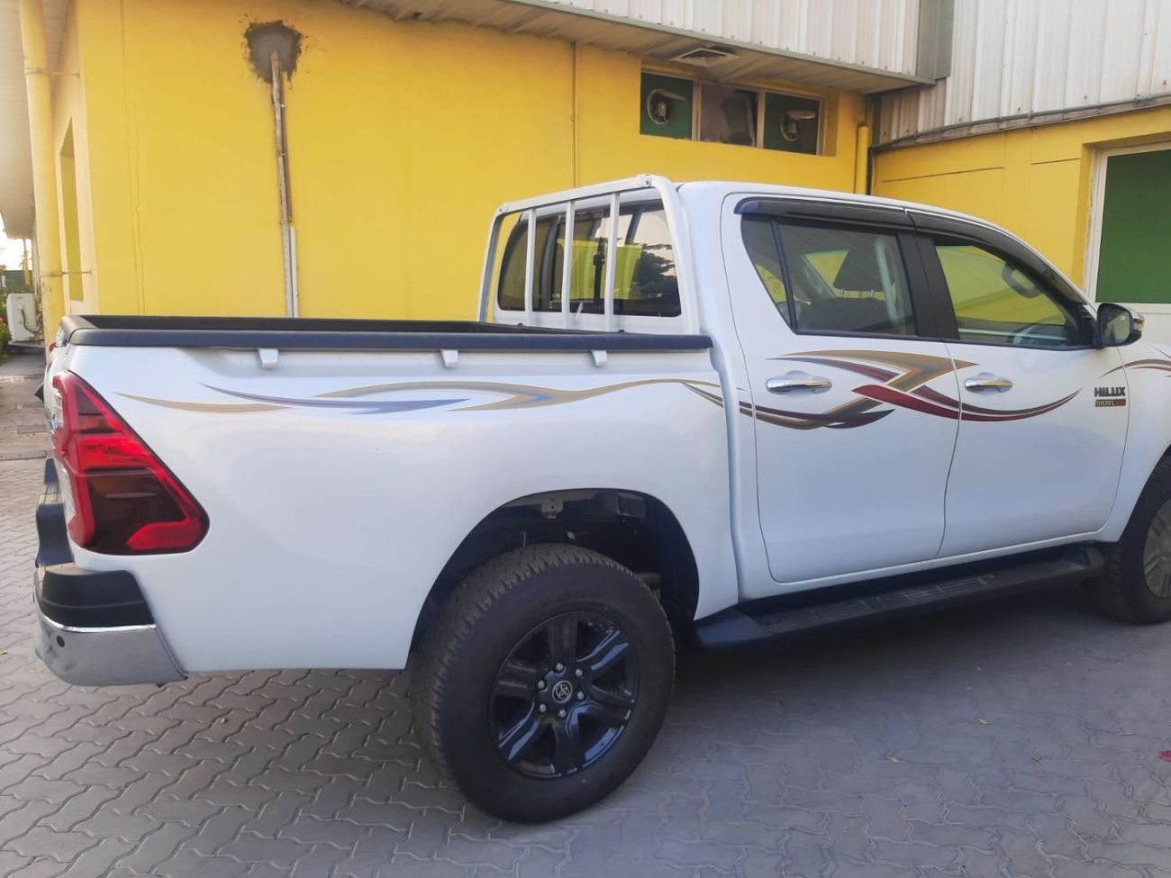 Toyota Hilux TOYOTA HILUX DC 2.4L DIESEL AT