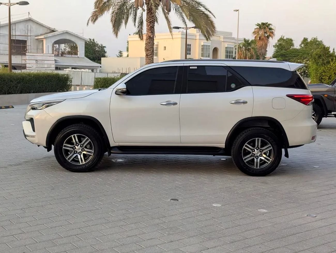 Toyota Fortuner EXR 4X4 V4 2.7L Excellent Condition