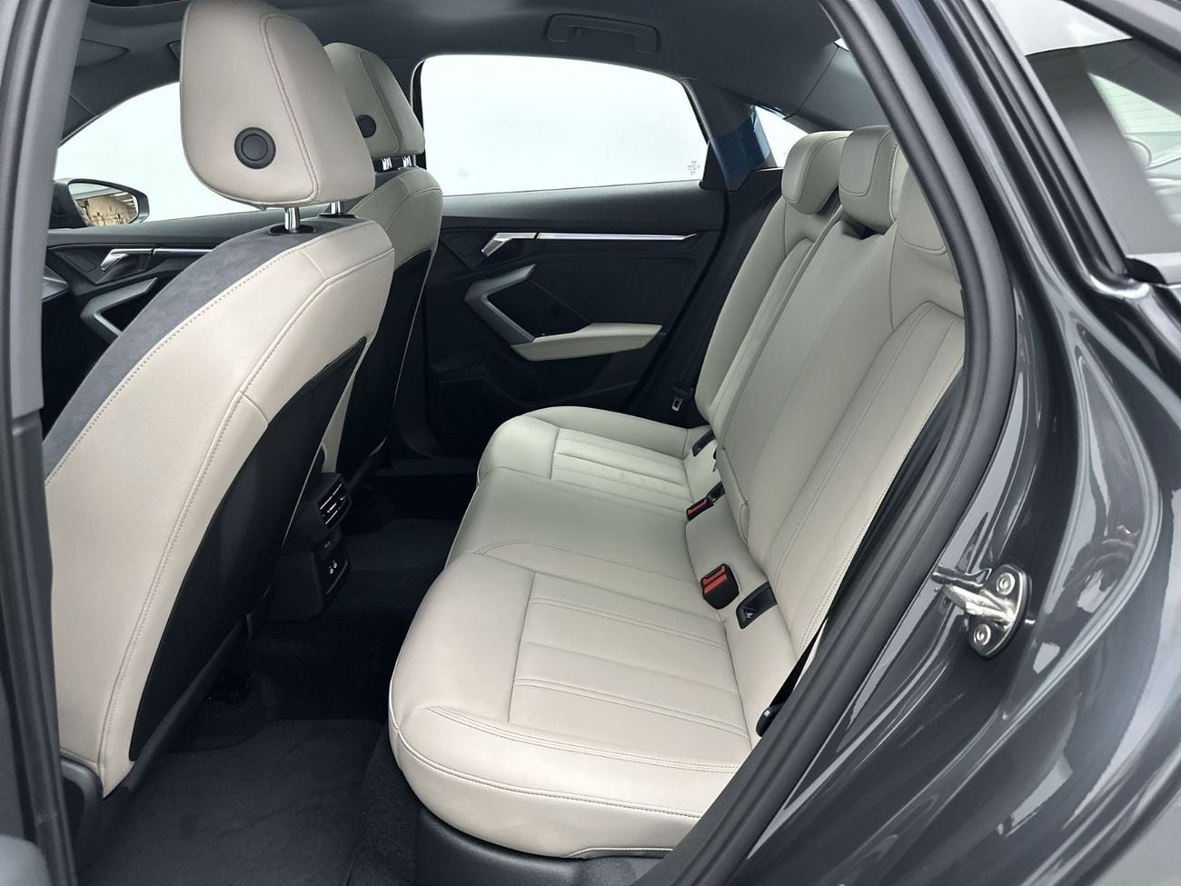 Audi A3 A3 Sedan Advanced 35 TFSI 150hp Progress (Ref# 22338)