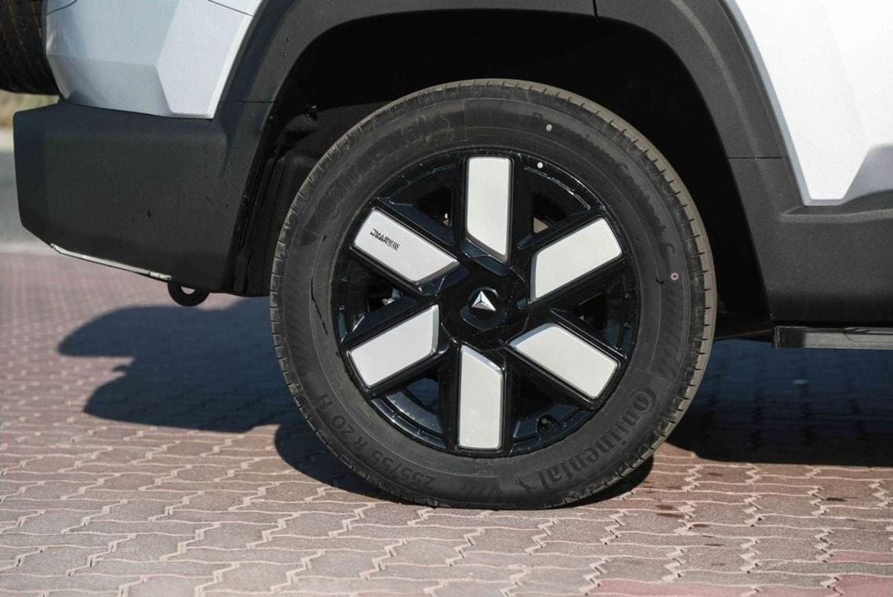 Deepal G318 STANDARD STD 2024 Changan Deepal G318 Air Suspension - Plug-in Hybrid - Silver inside Blue