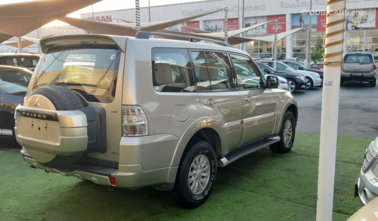 Mitsubishi Pajero Gulf Dye Agency No. 2, cruise control, rear camera, remote control, in excellent condition, you do n