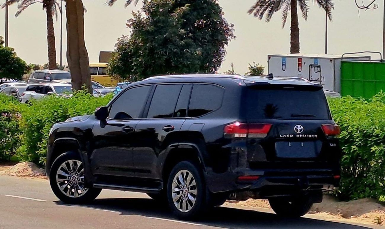 تويوتا لاند كروزر GXR 4.0L 2022 4.0L GCC (3580/-MONTHLY)