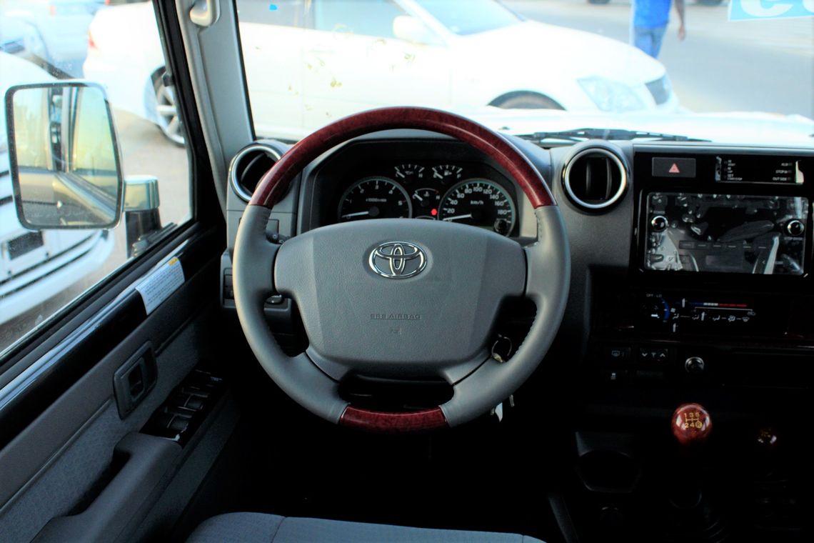 Toyota Land Cruiser 70 Wagon 4.5L V8 Diesel Full Option 2022 ( CODE # 5980 )