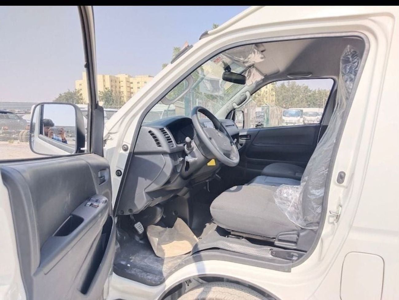 تويوتا هاياس TOYOTA HIACE HIGH ROOF DIESEL 2.5L