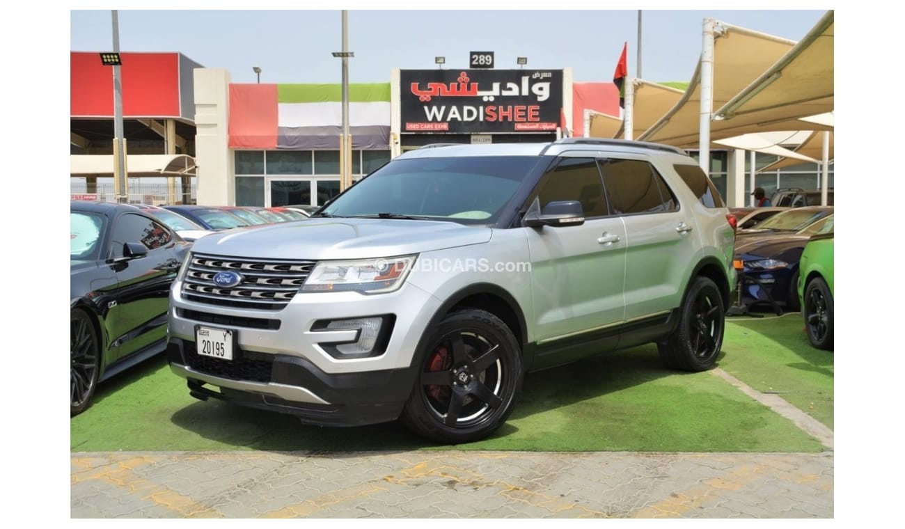 Ford Explorer XLT CLEAN CAR //AIR BAGS//FULL OPTION//PANORAMIC