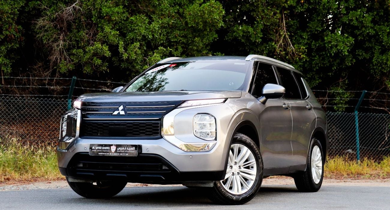 Mitsubishi Outlander GLX Basic 2.4L (5 Seater) ميتسوبيشي أوتلاندر 2023 خليجي GLS  2.4L (5 Seater) بحالة ممتازة
