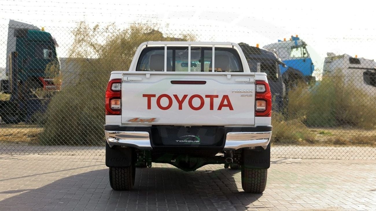 Toyota Hilux ( Only For Export ) 2026 Toyota Hilux SR5 Double Cabin 4x4 2.7L GCC BRAND NEW