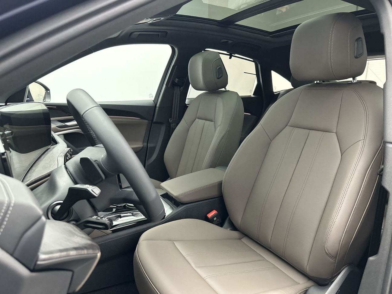 Audi Q5 45 TFSI Quattro 2.0L Q5 Sportback TFSI quattro 204hp (Ref# 58628) - EXCLUSIVE OFFER