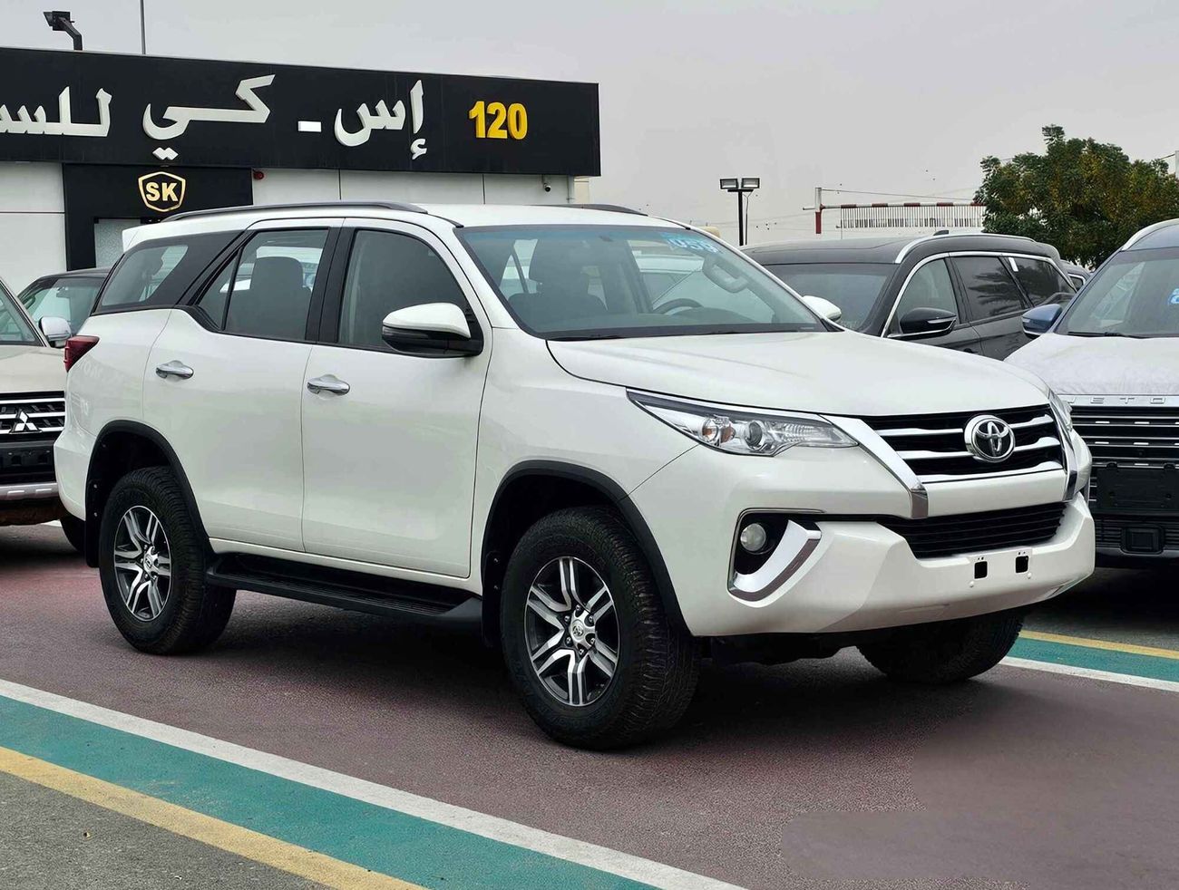 Toyota Fortuner EXR / V4/ 4WD/ DVD REAR CAMERA/ LEATHER SEATS/ ORG MILEAGE/ 1189 MONTHLY /LOT#98021