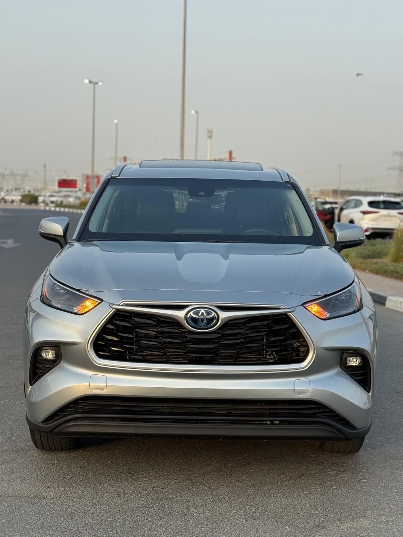 Toyota Highlander XLE Hybrid 2.5 L Full Option 2022